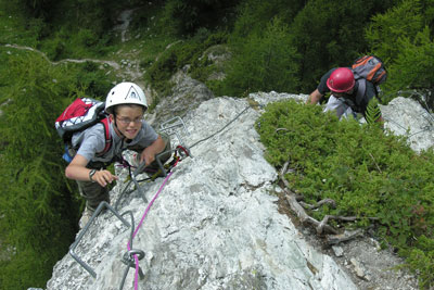 La via ferrata est l'aventure par excellence à découvrir en famille